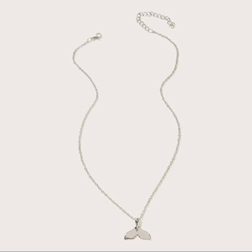 3/$30 🤍 Fish Tail Pendant Necklace